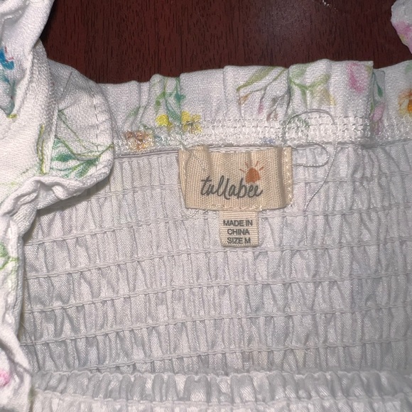 Elegant Floral White Midi Dress - Picture 3 of 4